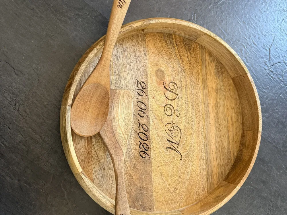Holzschale mit Löffel aus der Werkstatt